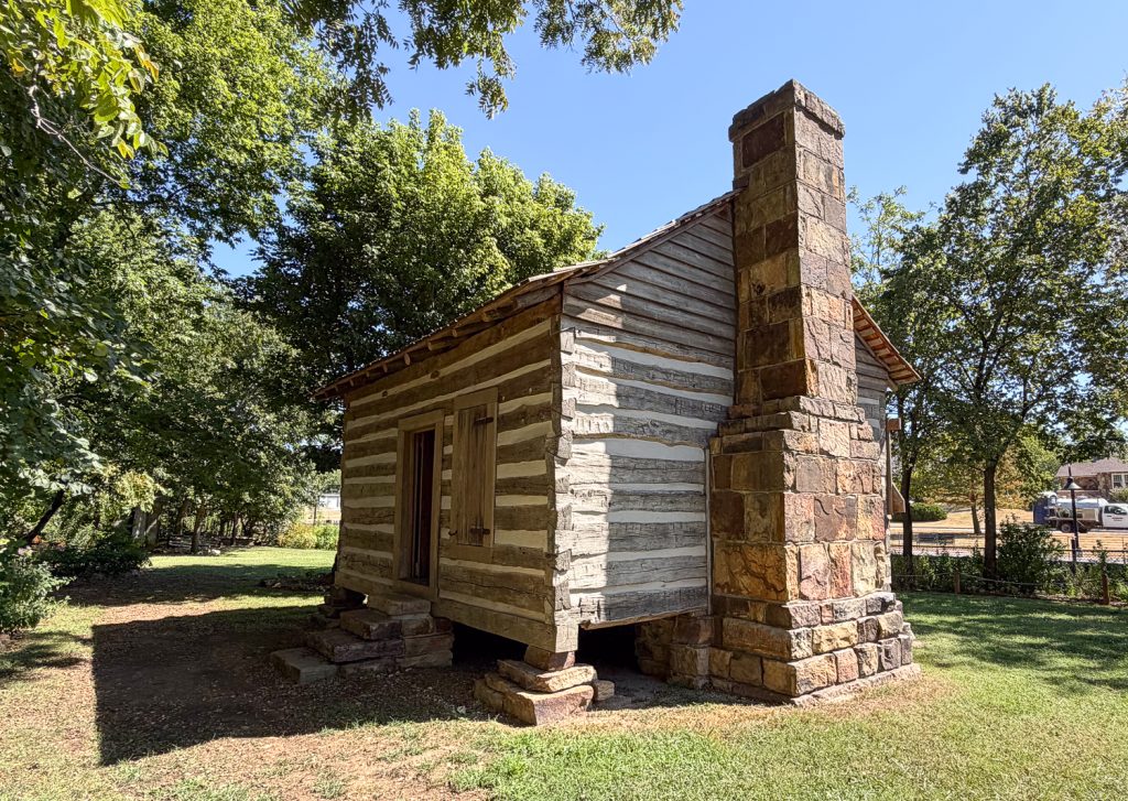 log cabin at the Shiloh Museum
